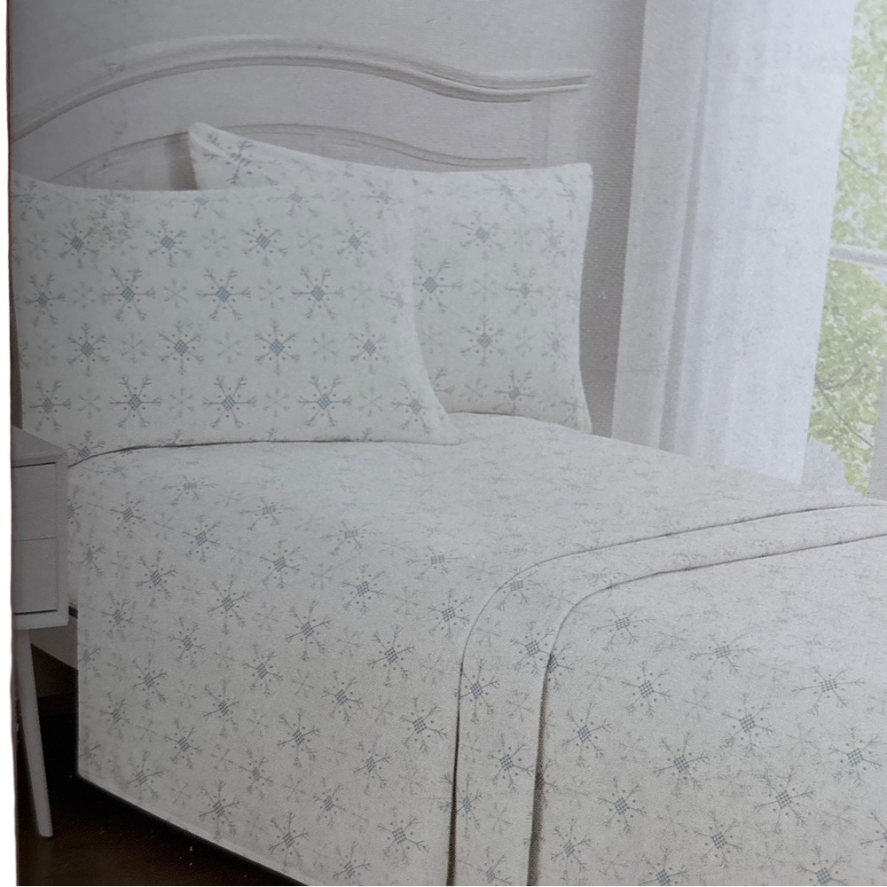 Merry Moments Snowflake Flannel Bedding 4 Piece Full Size Sheet Set Cream Blue